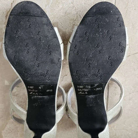 Easy Street Sandals - Picture 6 of 7